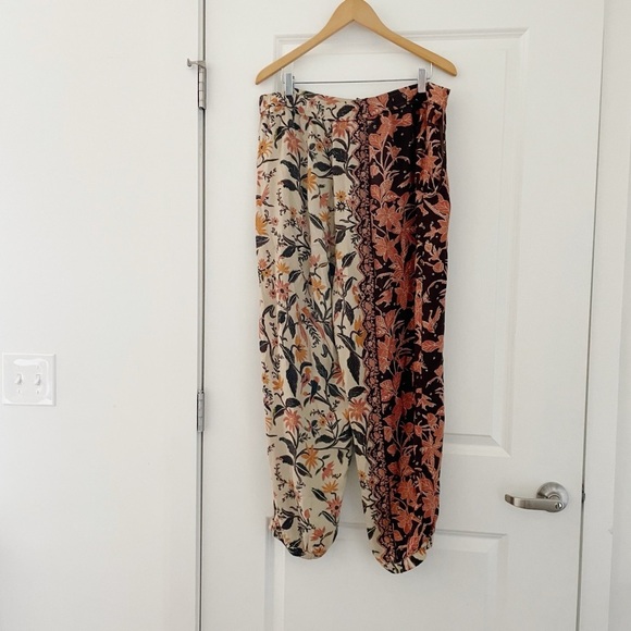 Anthropologie Smocked Balloon Leg Neutral Floral Mixed Print Pants - Picture 4 of 9